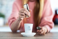 Популярный заменитель сахара вызывает рак. В каких продуктах он встречается и как их избежать?