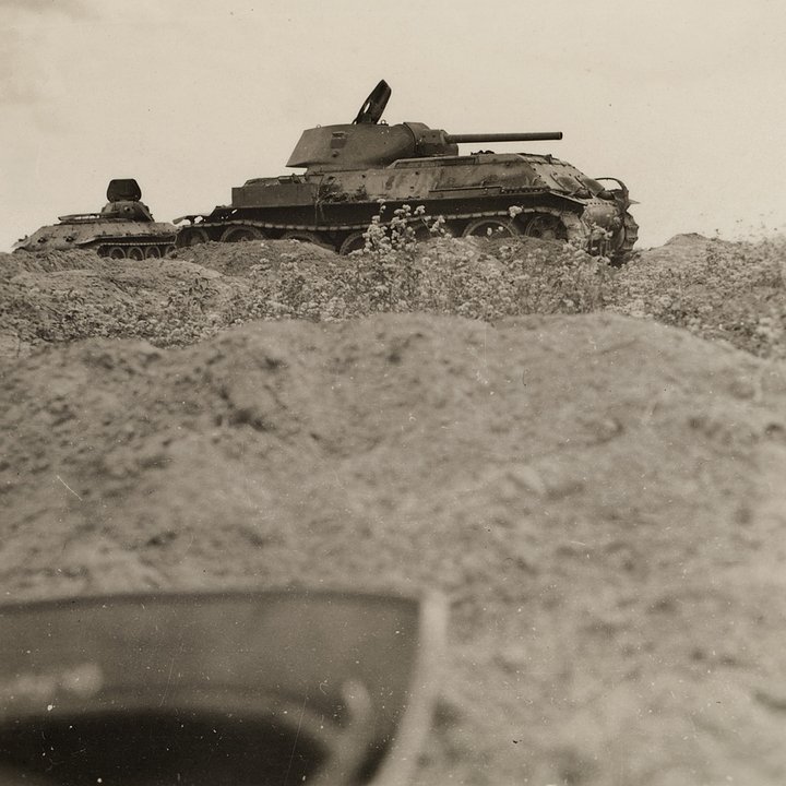 Подбитые или брошенные советские средние танки Т-34. СССР, 1941 год