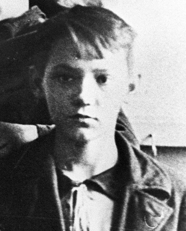 Юра Рябинкин, оставивший дневник о своей жизни во время блокады в Ленинграде и умерший от голода в январе 1942 года